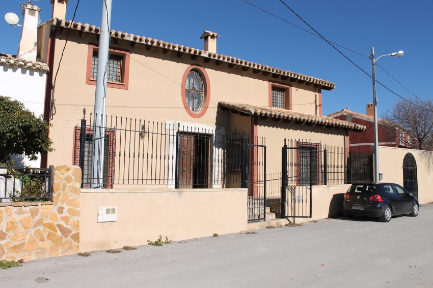 6 Bedroom, 3 Bathroom House in Murcia