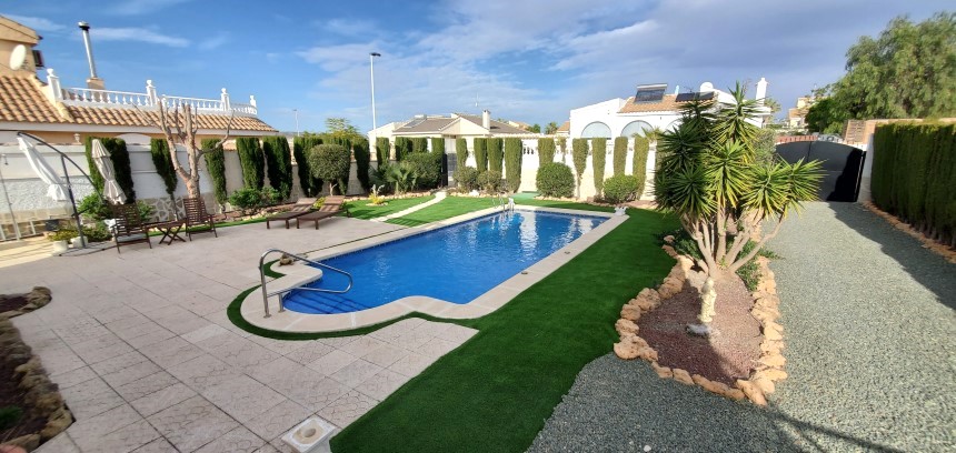 3 Bedroom, 3 Bathroom Villa in Murcia