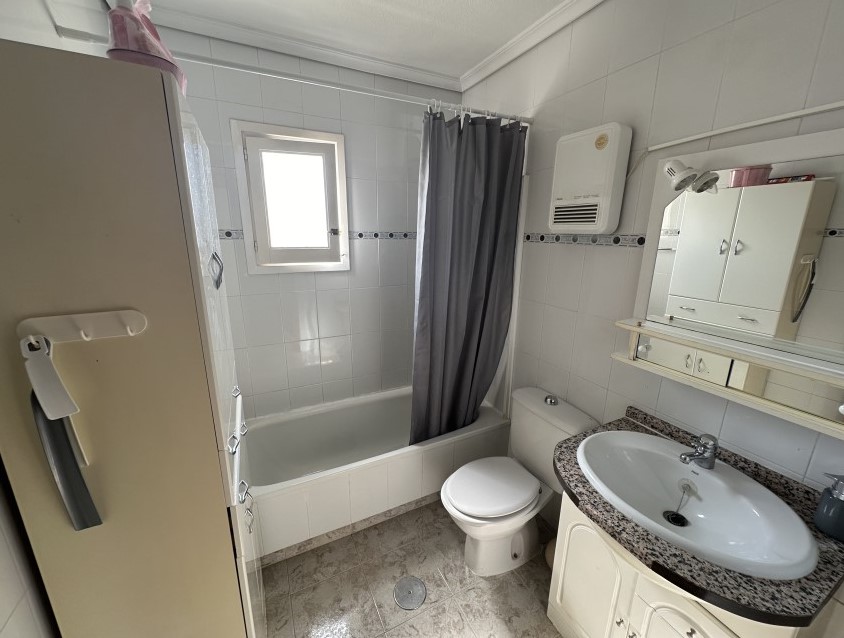 4 Bedroom, 2 Bathroom Villa in Murcia