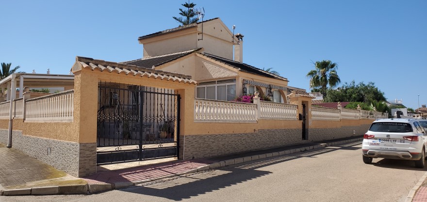 3 Bedroom, 3 Bathroom Villa in Murcia