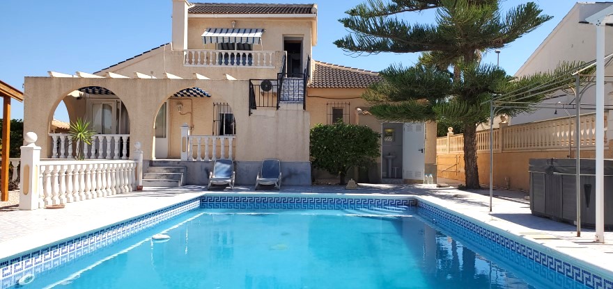 3 Bedroom, 3 Bathroom Villa in Murcia