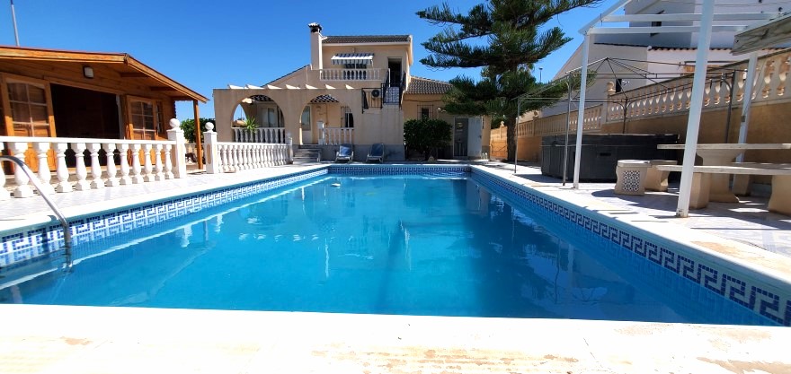 3 Bedroom, 3 Bathroom Villa in Murcia