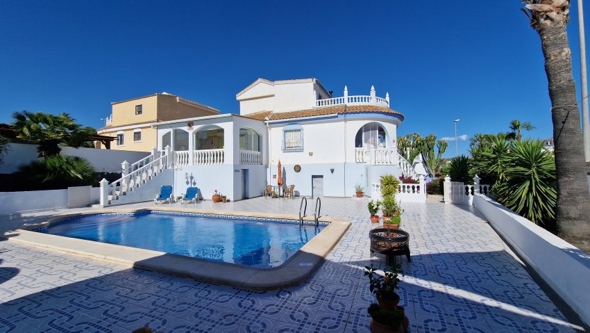 3 Bedroom, 3 Bathroom Villa in Murcia