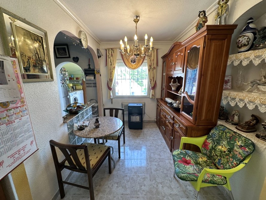 5 Bedroom, 2 Bathroom Villa in Murcia