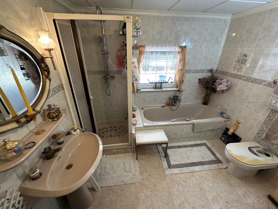 5 Bedroom, 2 Bathroom Villa in Murcia