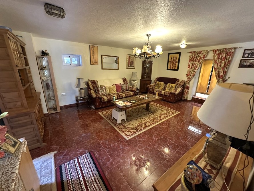 5 Bedroom, 2 Bathroom Villa in Murcia