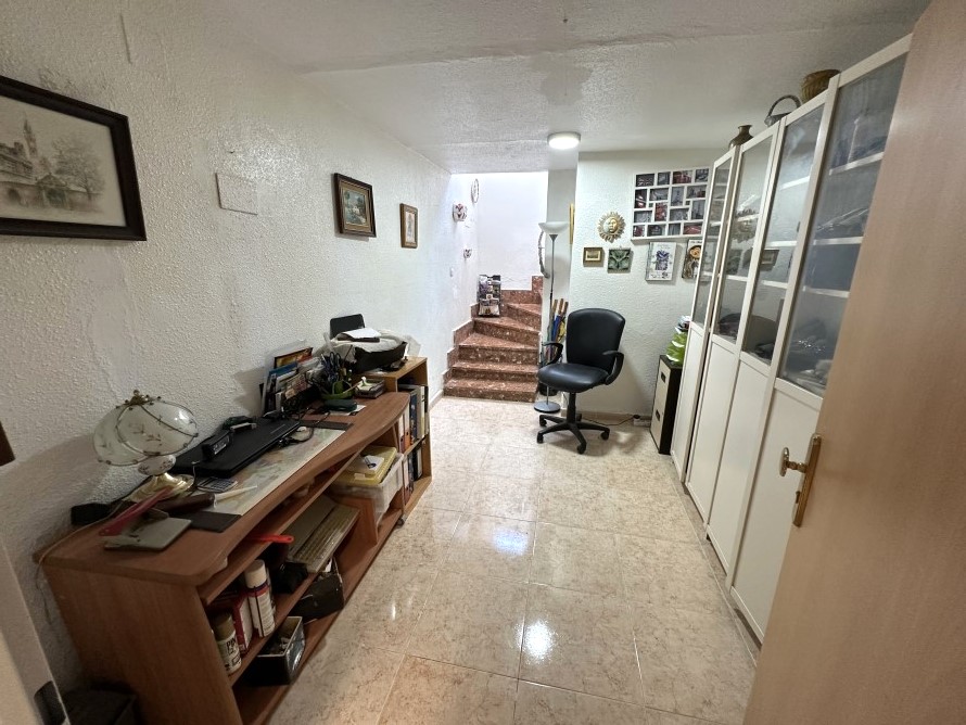 5 Bedroom, 2 Bathroom Villa in Murcia