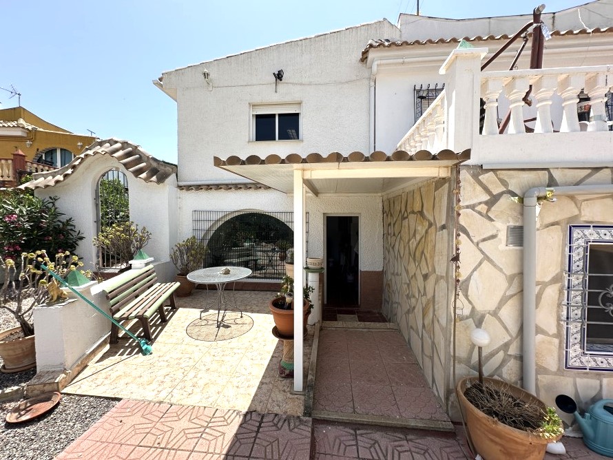 5 Bedroom, 2 Bathroom Villa in Murcia