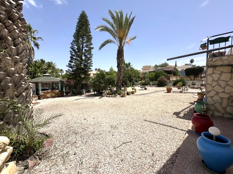 5 Bedroom, 2 Bathroom Villa in Murcia