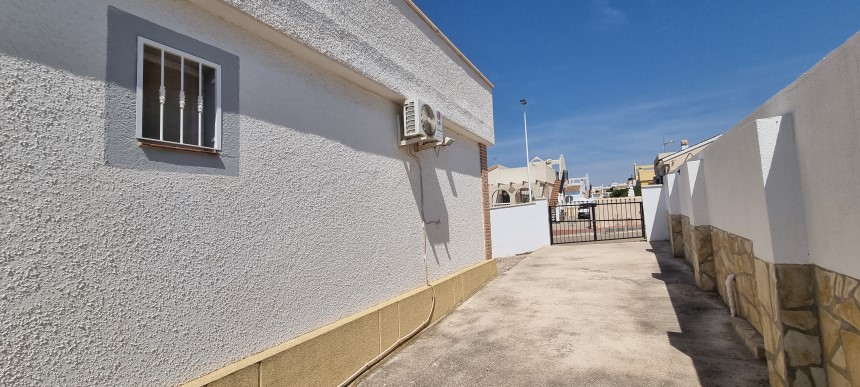 2 Bedroom, 2 Bathroom Villa in Murcia
