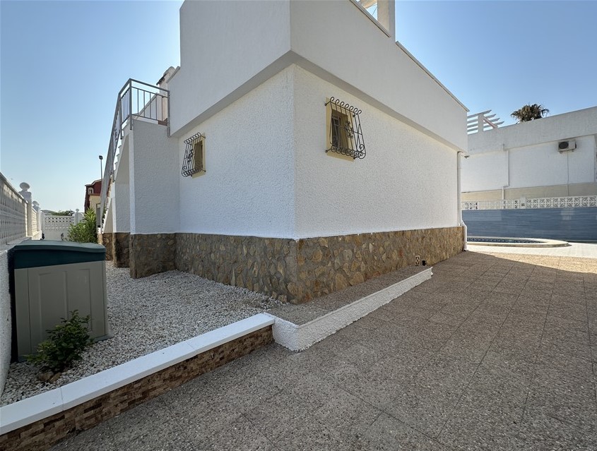 2 Bedroom, 2 Bathroom Villa in Murcia