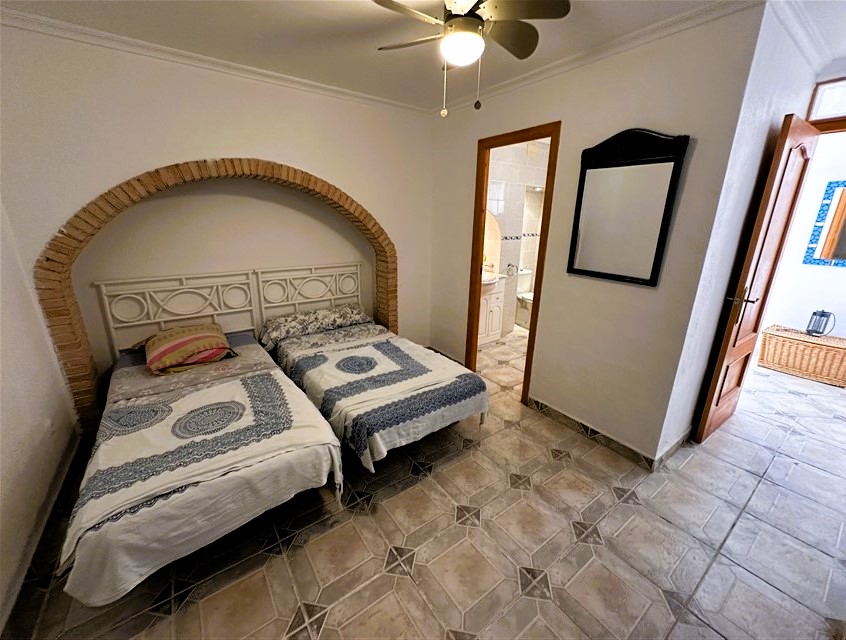 4 Bedroom, 4 Bathroom Villa in Murcia