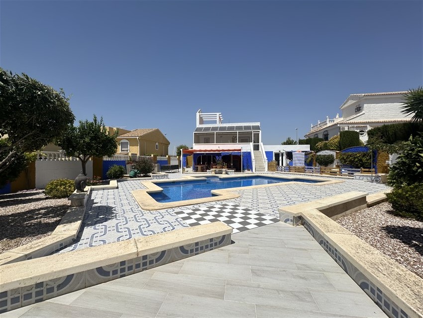 4 Bedroom, 3 Bathroom Villa in {