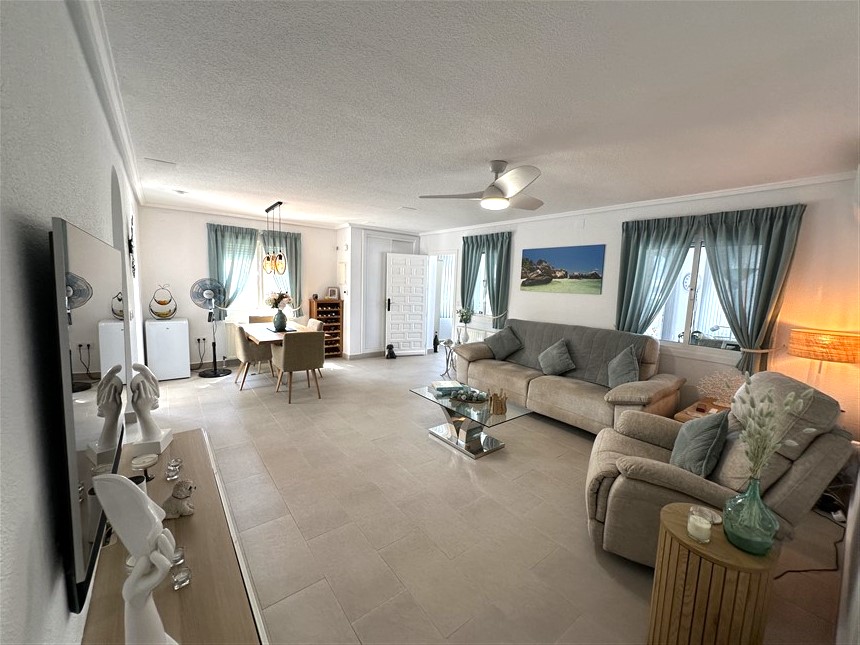 4 Bedroom, 3 Bathroom Villa in Murcia