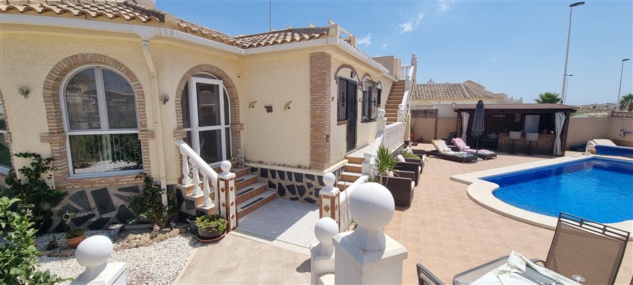 3 Bedroom, 2 Bathroom Villa in Murcia