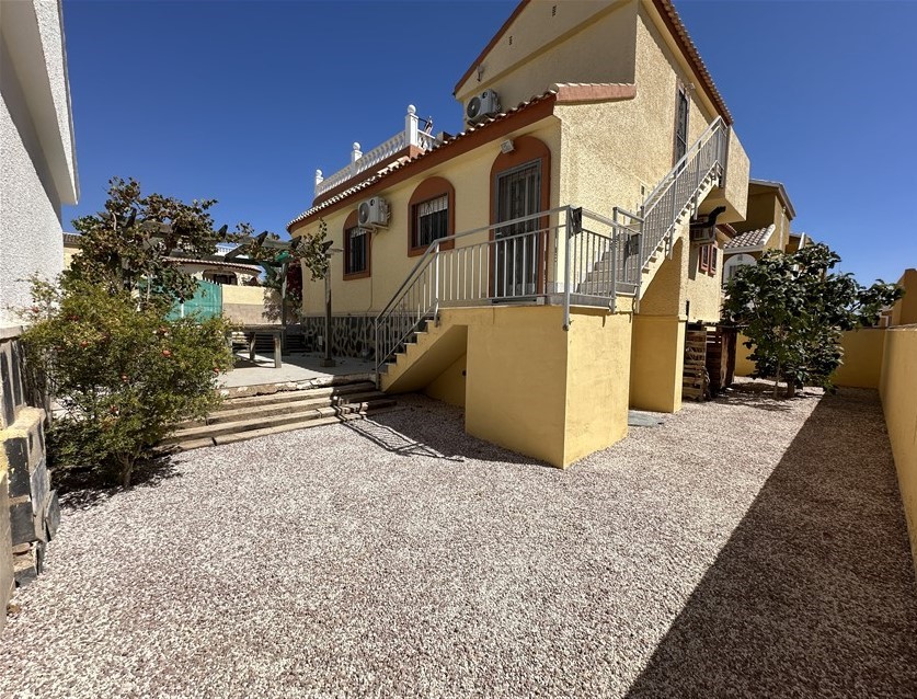 3 Bedroom, 3 Bathroom Villa in Murcia