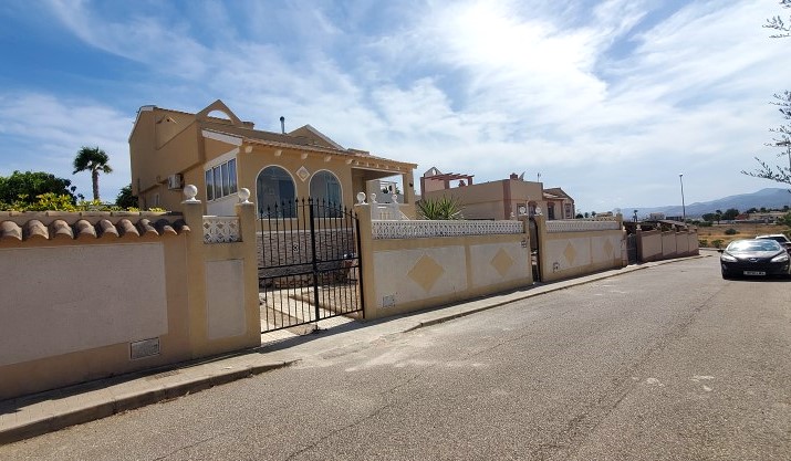3 Bedroom, 3 Bathroom Villa in Murcia