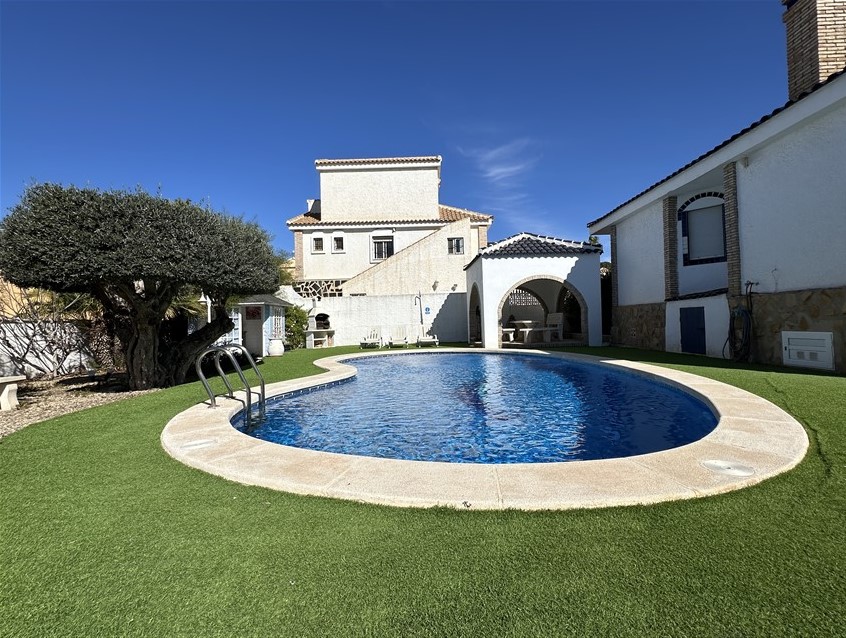 4 Bedroom, 3 Bathroom Villa in Murcia