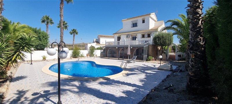 4 Bedroom, 4 Bathroom Villa in Murcia
