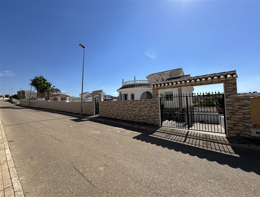 4 Bedroom, 4 Bathroom Villa in Murcia