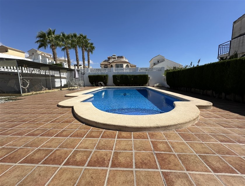 4 Bedroom, 4 Bathroom Villa in Murcia