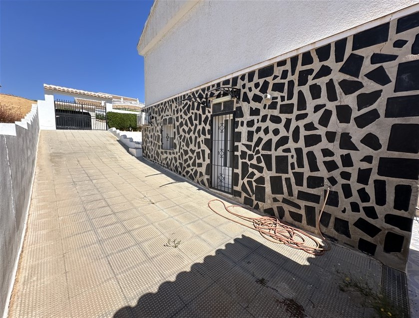 4 Bedroom, 4 Bathroom Villa in Murcia