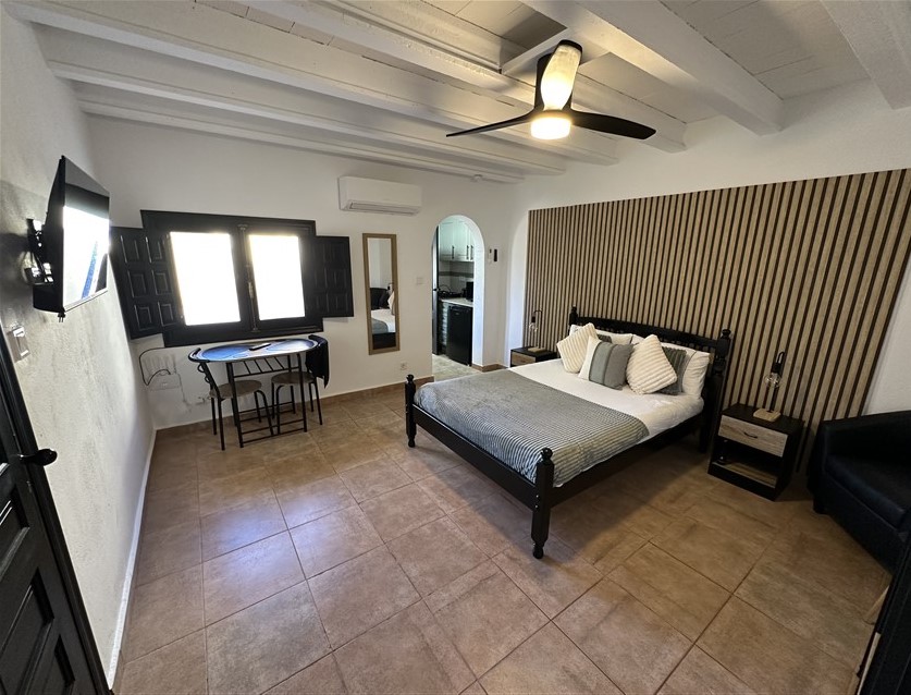 6 Bedroom, 6 Bathroom House in Murcia