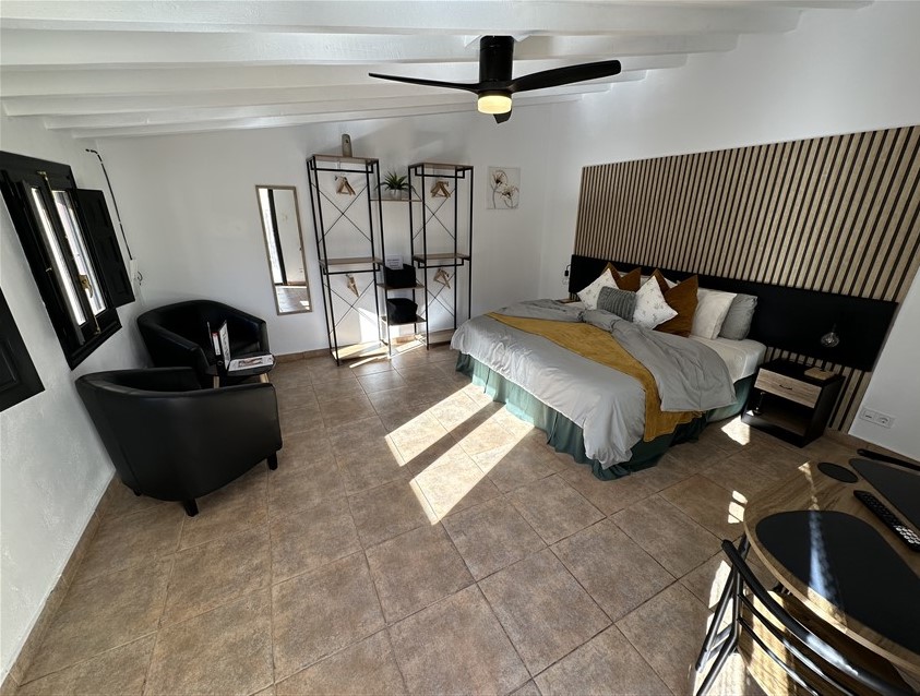 6 Bedroom, 6 Bathroom House in Murcia