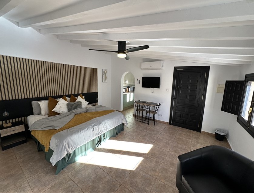 6 Bedroom, 6 Bathroom House in Murcia