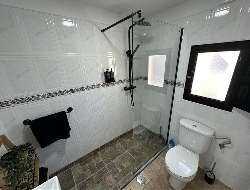 6 Bedroom, 6 Bathroom House in Murcia