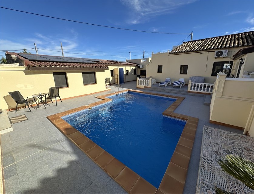 6 Bedroom, 6 Bathroom House in Murcia