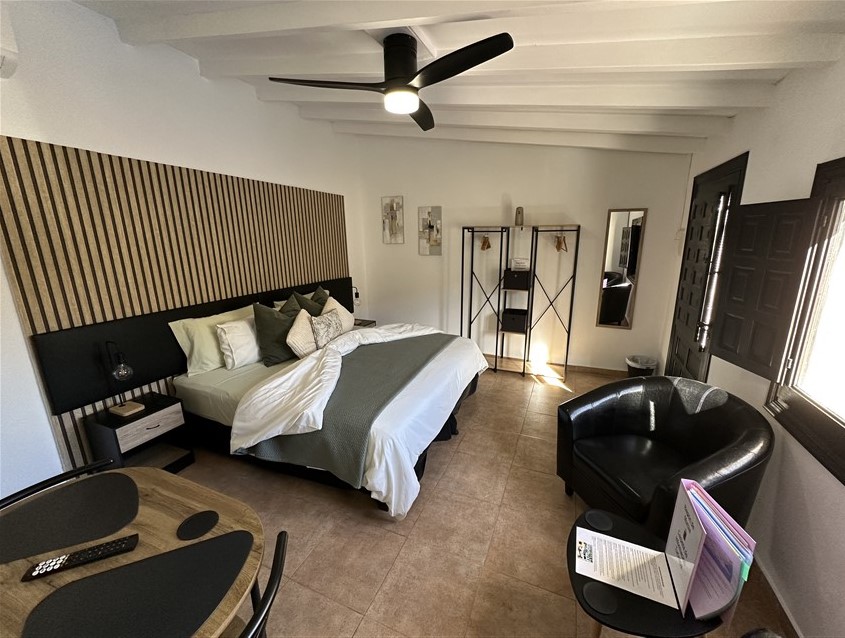 6 Bedroom, 6 Bathroom House in Murcia