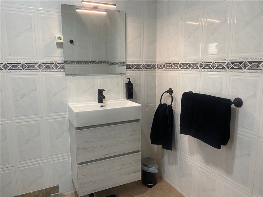 6 Bedroom, 6 Bathroom House in Murcia