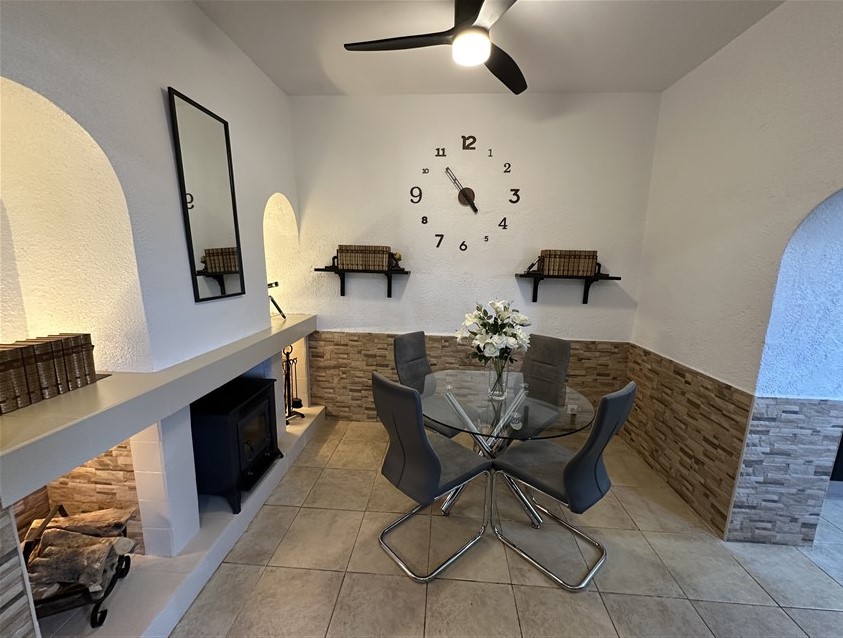 6 Bedroom, 6 Bathroom House in Murcia