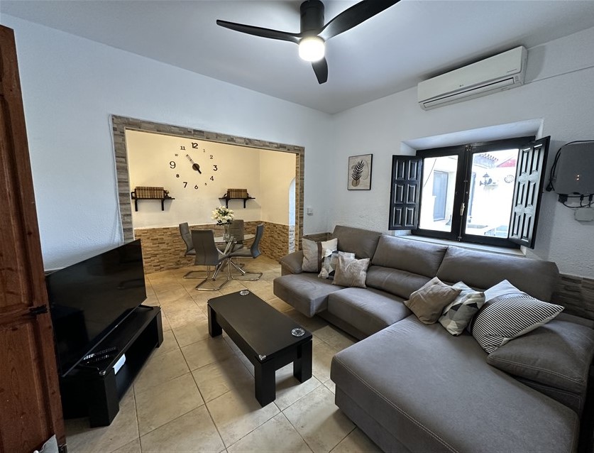 6 Bedroom, 6 Bathroom House in Murcia