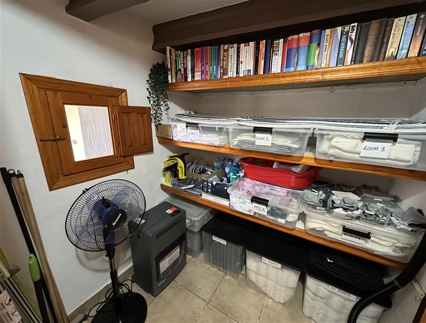 6 Bedroom, 6 Bathroom House in Murcia