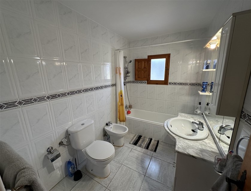 6 Bedroom, 6 Bathroom House in Murcia