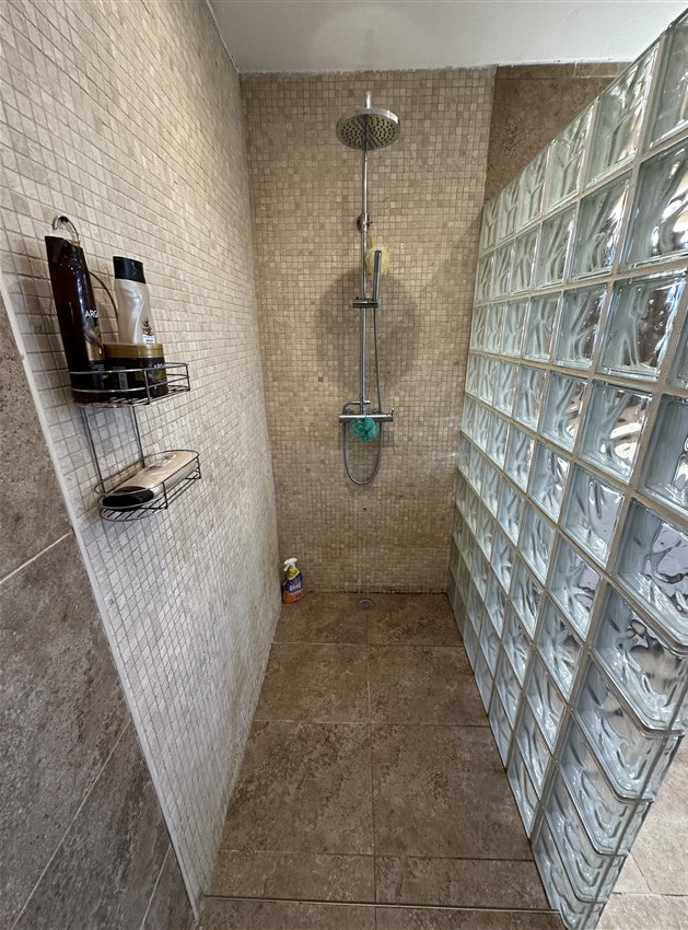 6 Bedroom, 6 Bathroom House in Murcia